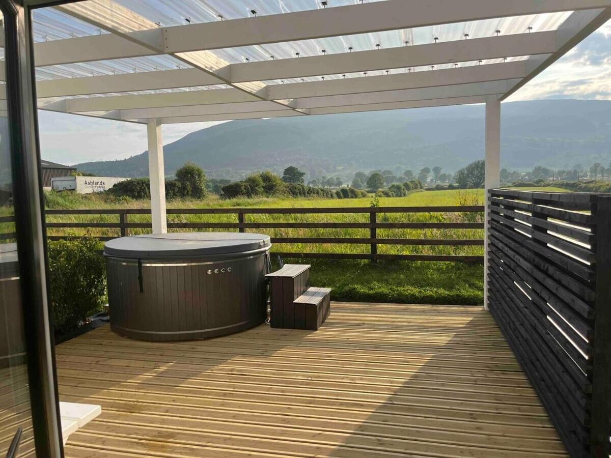 Castle View Chalet By Clonlum Cottages Newry Exterior photo